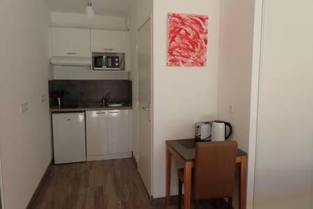 ÉguillesLes Jardins D'Athena公寓式酒店 外观 照片